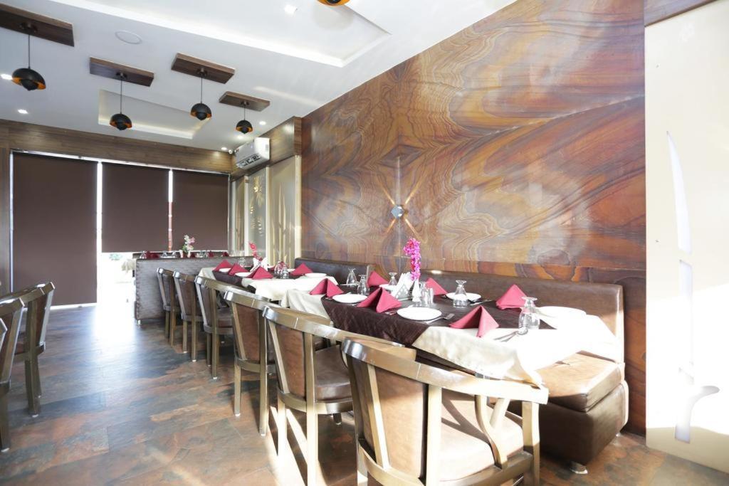 Hotel Rajmohan Palace Gwalior Luaran gambar